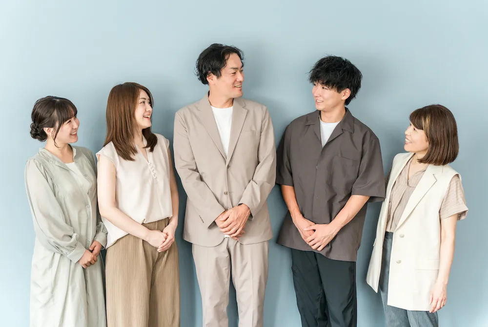 reQruの採用LPテンプレートページ1の会社の様子