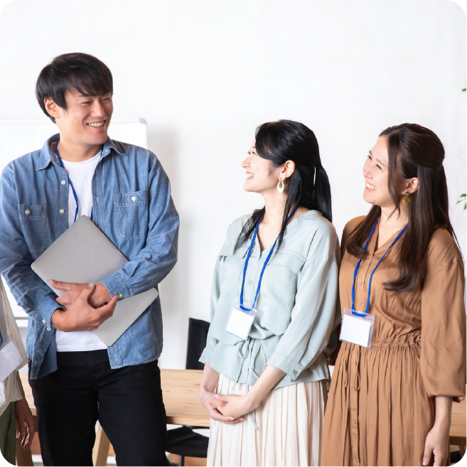 reQruの採用LPテンプレートページ2の無限スクロールサムネイル1