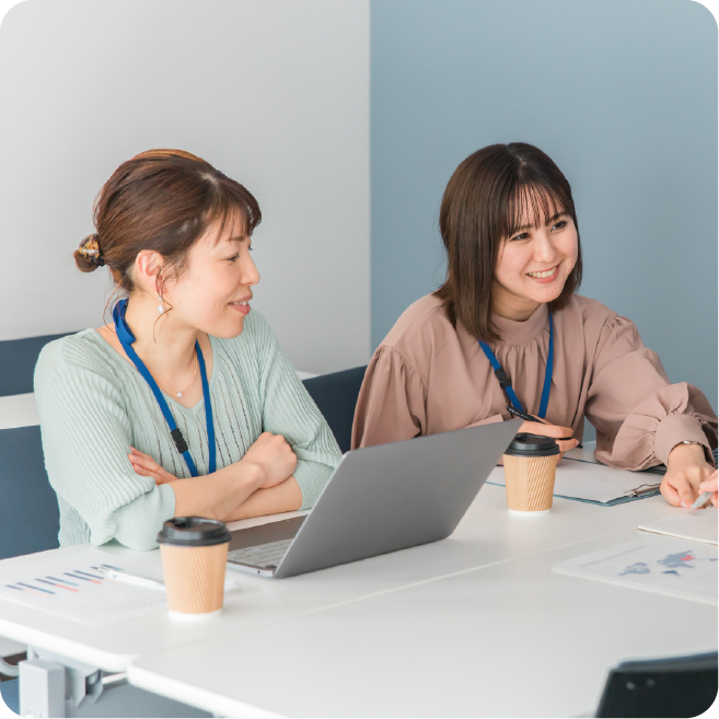 reQruの採用LPテンプレートページ2の無限スクロールサムネイル