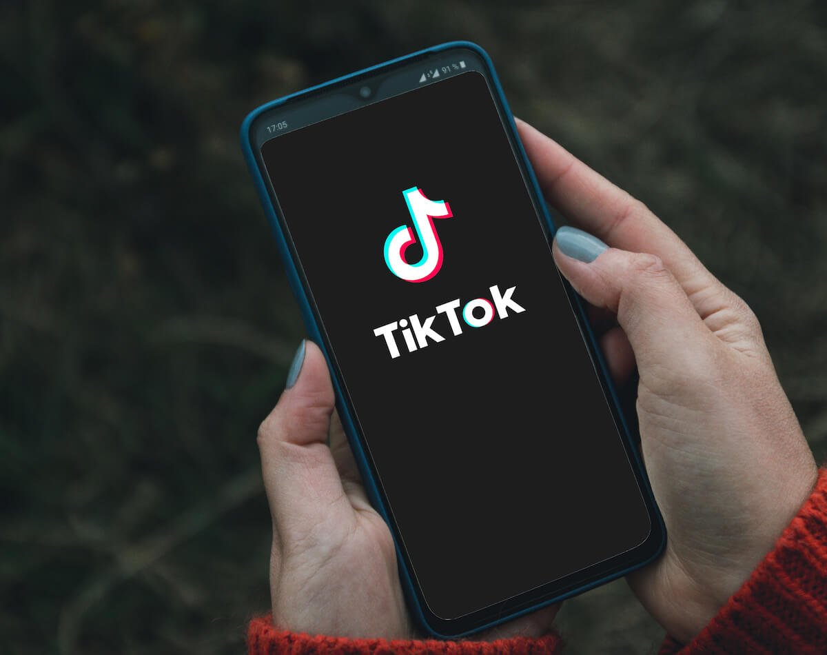 福岡のSNSマーケティングイメージ（TikTok広告）