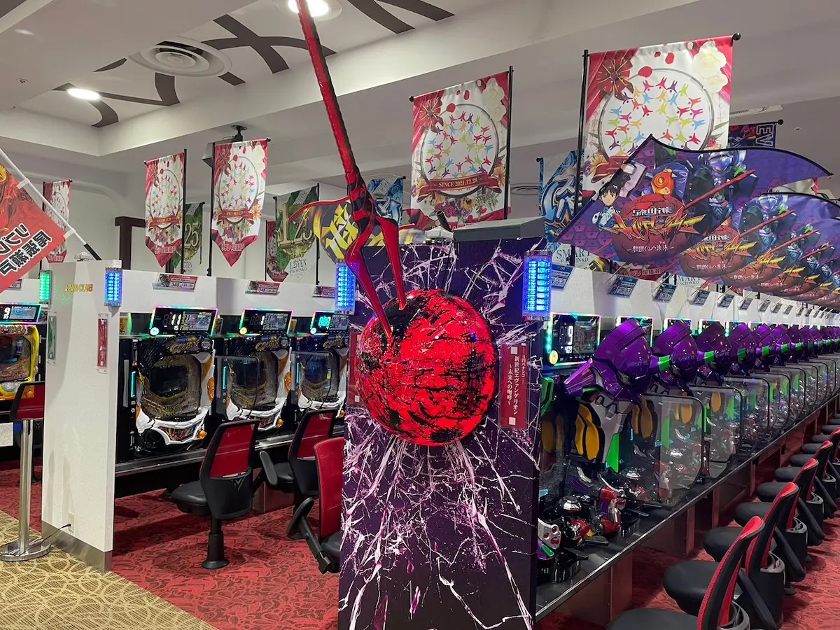 エヴァンゲリオン機種コーナーのパチンコ装飾・造形物施工事例（リブレ尾張瀬戸店）